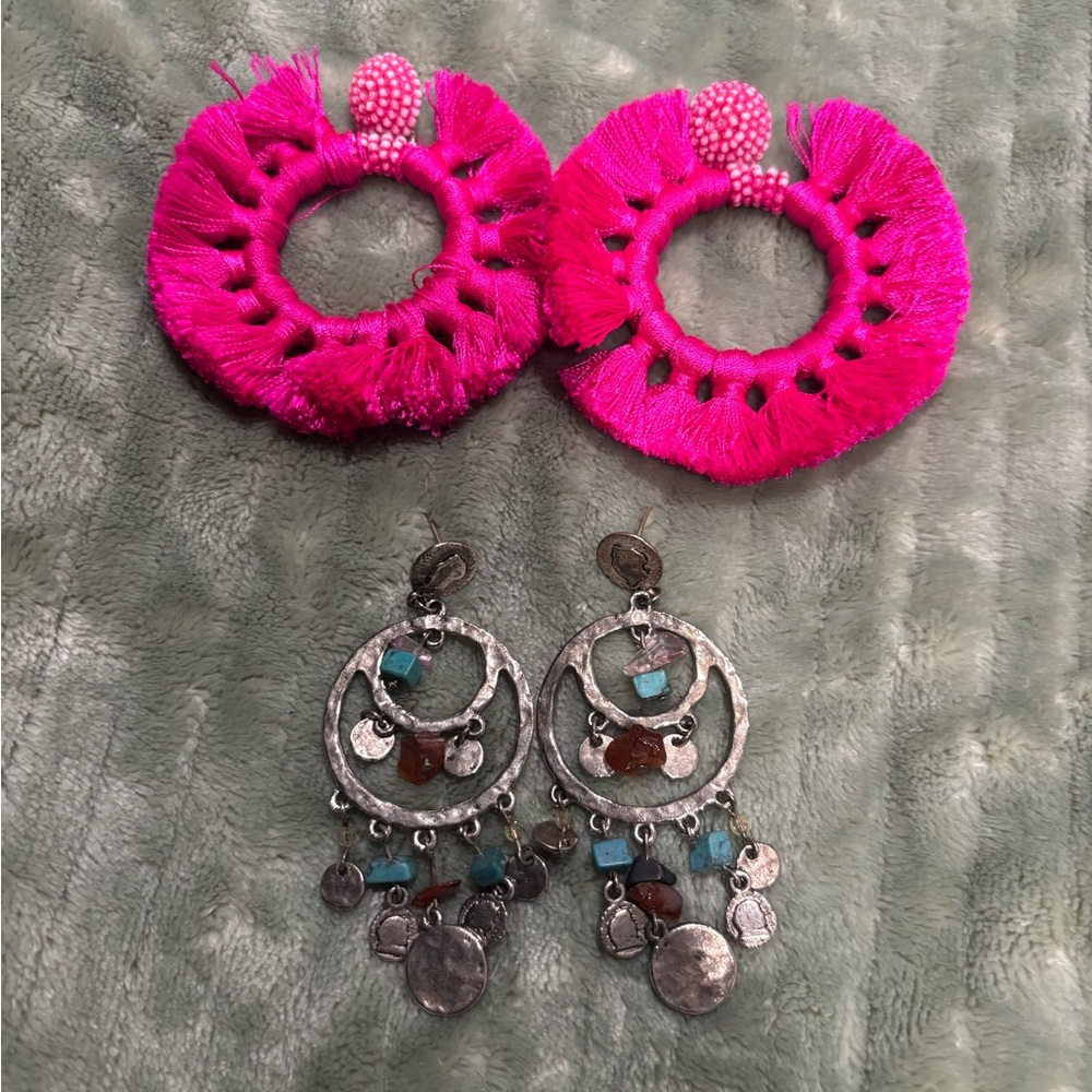 Earrings bundle of 2